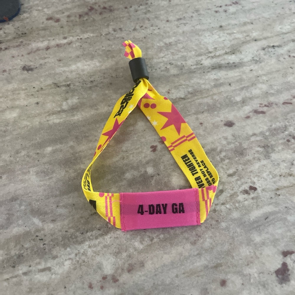 4-Day 2024 lollapalooza wristband